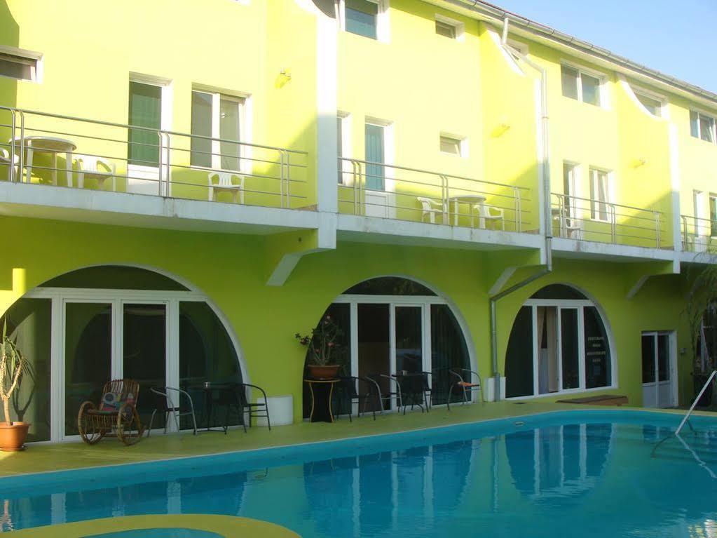 Pension Eclipse Oradea Exteriör bild