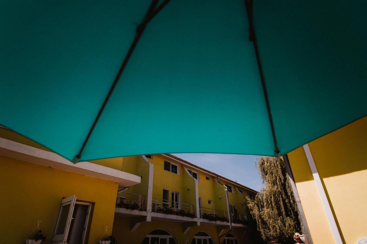 Pension Eclipse Oradea Exteriör bild
